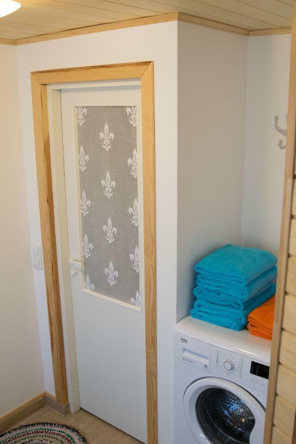 Liisupesa Apartment With Sauna And Garden Parnu Ngoại thất bức ảnh
